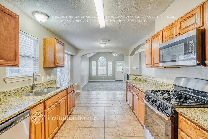 Building Photo - 3914 Liberty Square Trail