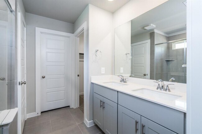 Building Photo - 344 Willow Sage Ct