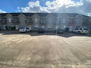 Building Photo - 11045 Landswalk Dr