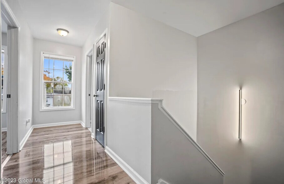Upstairs hall - 5 Stephen St