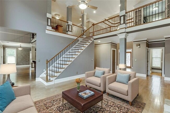 Building Photo - 940 Chateau Forest Rd