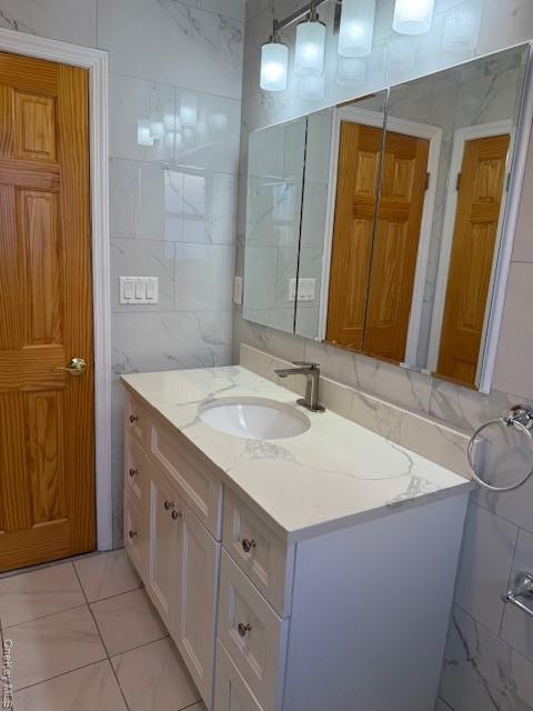 Building Photo - 166-19 25th Ave