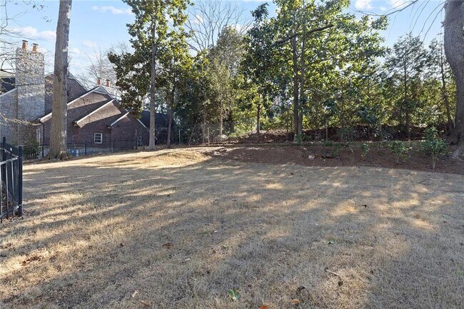 Building Photo - 1275 The by Way NE