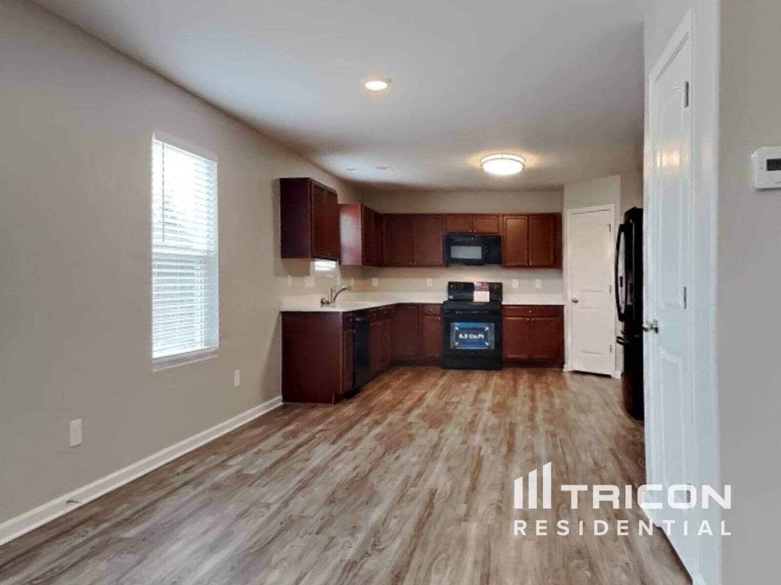 Building Photo - 335 Thistle Downs Dr