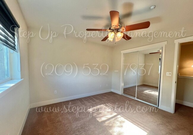 Building Photo - Elegant and Spacious 3-Bedroom Home with Modern Upgrades!