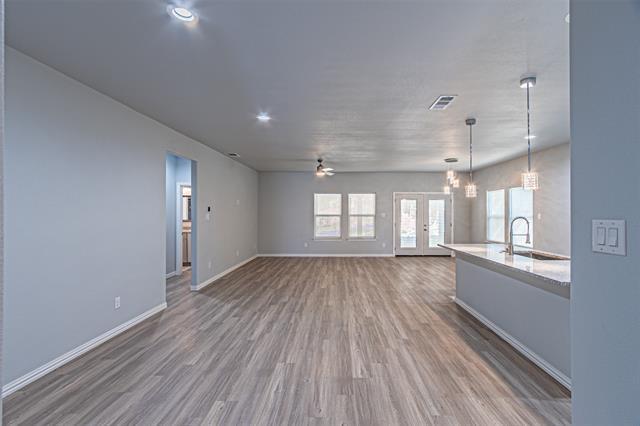 Building Photo - 346 Avenue E