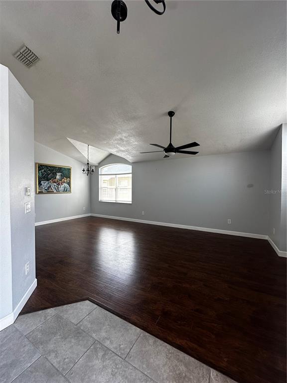 Building Photo - 625 Rochester Loop