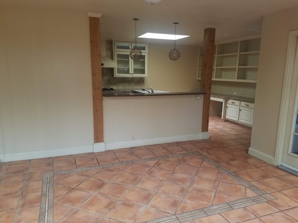 Building Photo - 1400 Pebble Ct