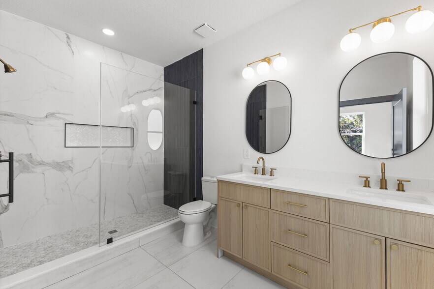 Building Photo - 2523 13th Ave N