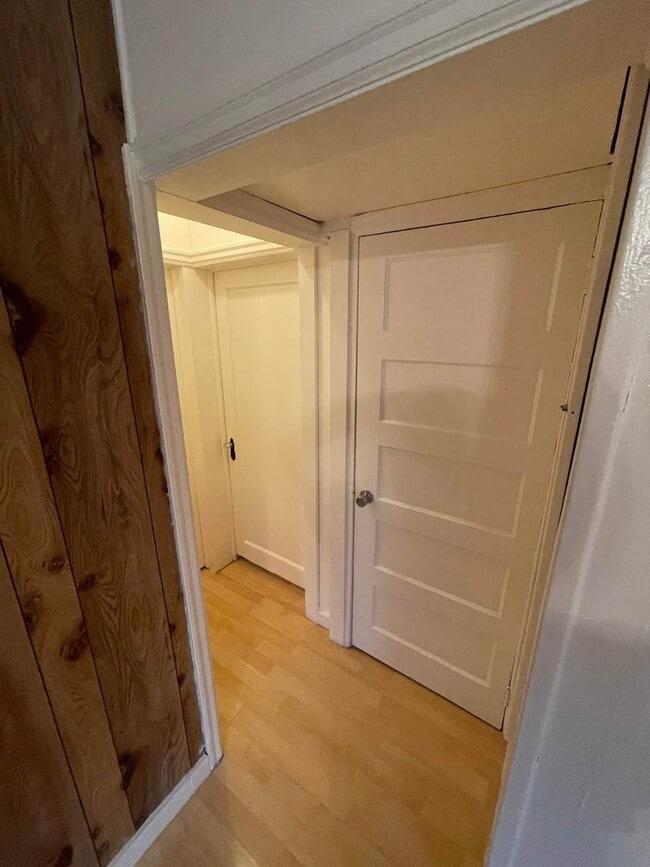 Building Photo - Cute, Centrally located House