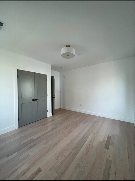 Building Photo - 52 Withington St