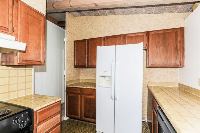 Building Photo - Hawaii Kai - Koko Head Terrace - 3 Bdrm/1.5 Bath/Carport - Single Family Home - $3,100