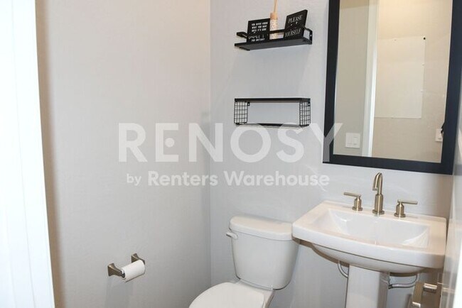 Building Photo - Price Improved – Spacious Townhome in a Gated Community!