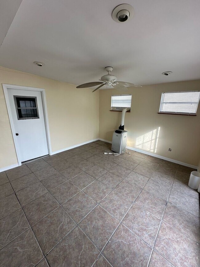 Building Photo - 2BD / 2BA SUNTREE VILLA HOME