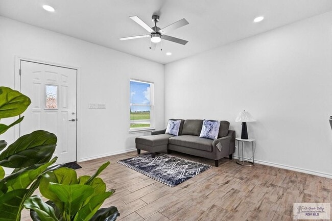 Building Photo - 426 Arroyo Ln