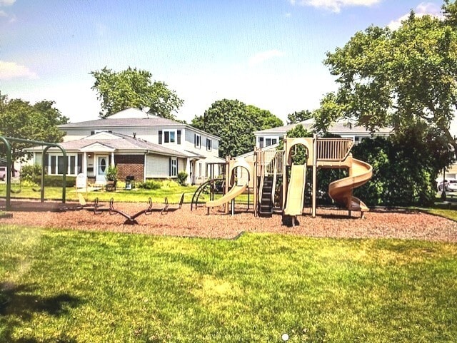 Building Photo - 1451 Cove Dr