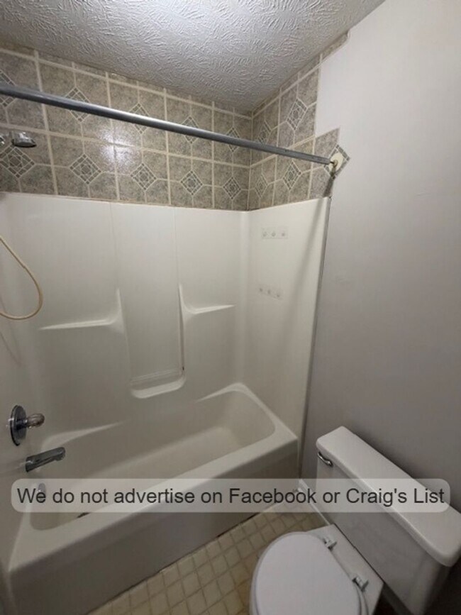 Building Photo - Glen Reilly- Shawcross Lane