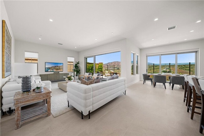 Building Photo - 122 Mossvine