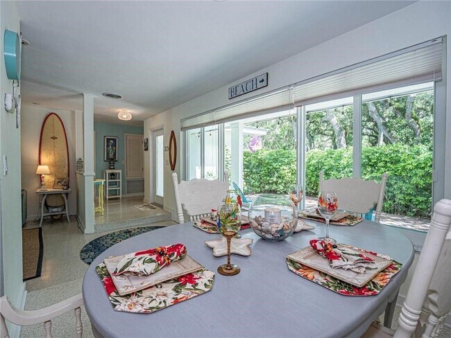 Building Photo - 912 Jasmine Ln