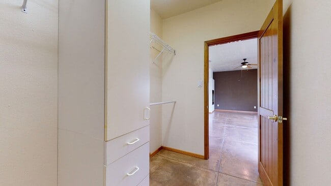 Building Photo - 6411 Consuelo Point St NE