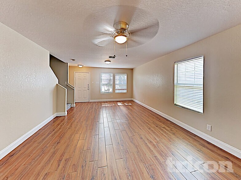 Building Photo - 4611 Stallion Cove