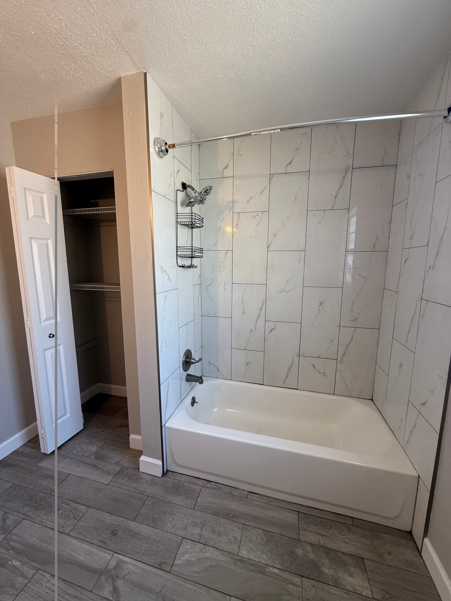 Building Photo - 9251 Adler St