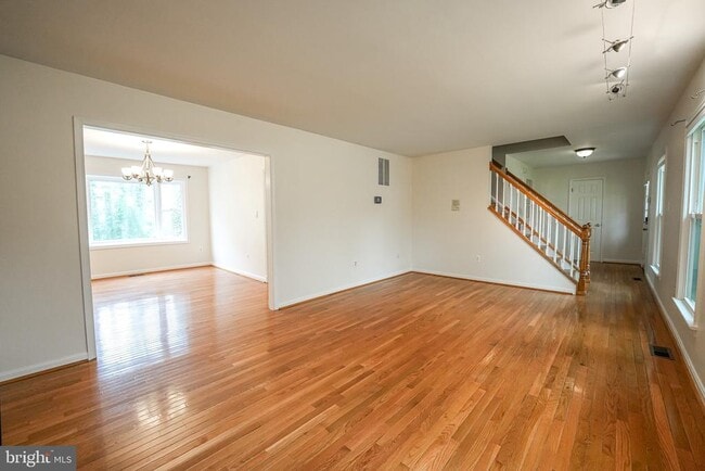 Building Photo - 4230 Avon Dr