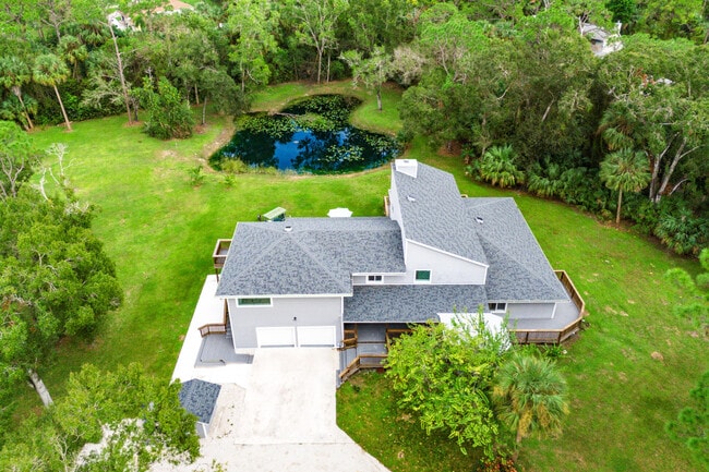 Building Photo - 12151 Old Indiantown Rd