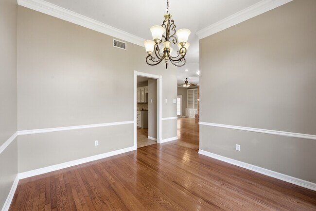 Building Photo - 905 Winged Foot Dr