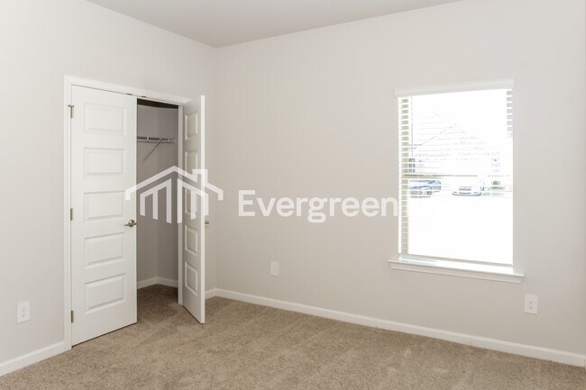 Building Photo - 101 Ashby Pond Dr