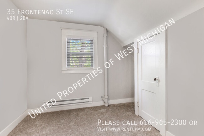 Building Photo - Available Now | 4 Bedroom, 2 Bathroom Sing...