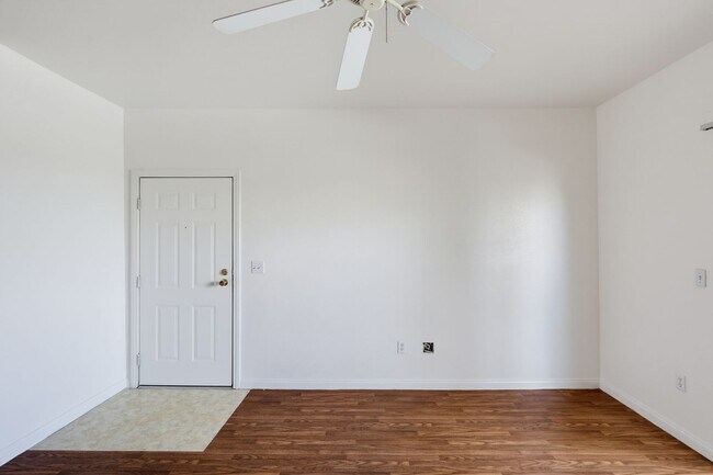 Building Photo - 6955 N Durango Dr