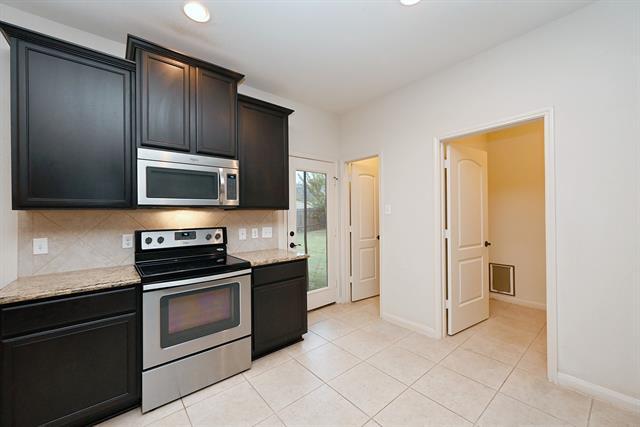 Building Photo - 2413 Spring Meadows Dr
