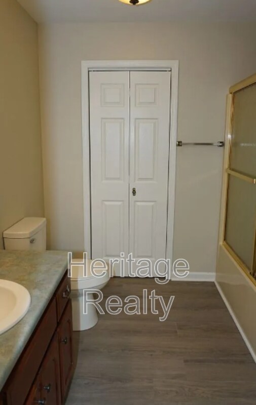 Building Photo - 867 Westgate Dr