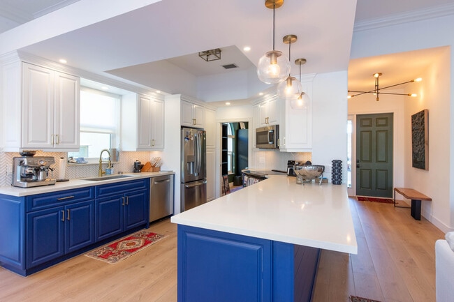 Building Photo - 8217 Xanthus Ln