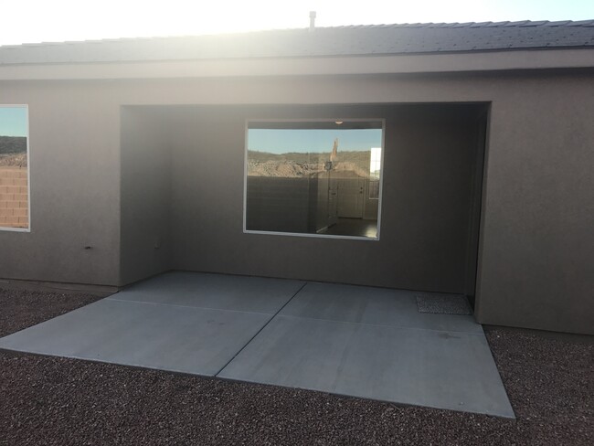 Building Photo - Home in Peregrine Point Hurricane.