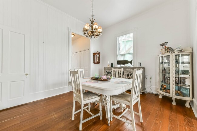 Building Photo - 3301 Ave N Ursuline St