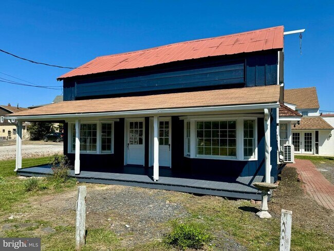 Building Photo - 25 Main St