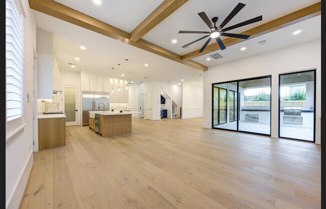 Building Photo - 3909 Ella Blvd