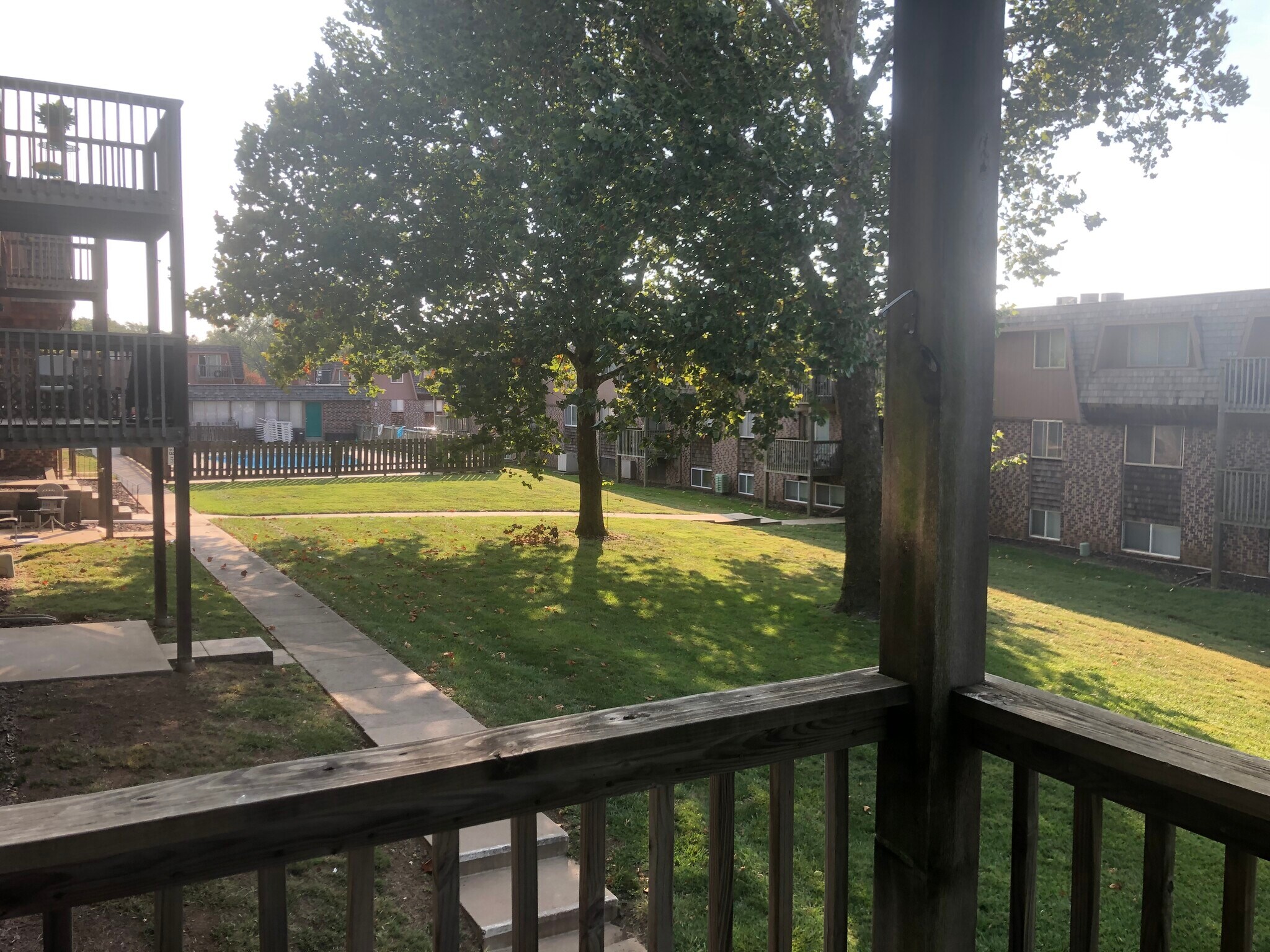 Park like setting - 2325 SW Briarwood Plz