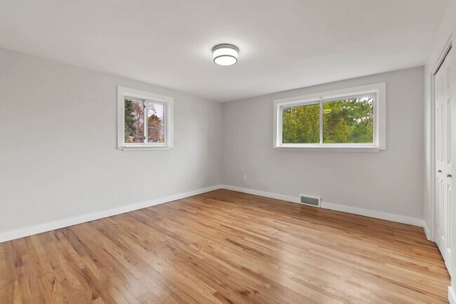 Building Photo - 4210 Balsam St
