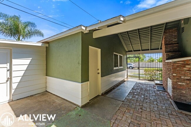 Building Photo - Stylishly Renovated Santa Ana Gem – 4-Bedroom Single-Story with Modern Upgrades & RV Parking