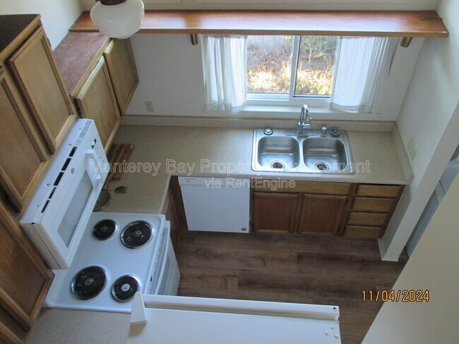 Building Photo - 363 Spencer St