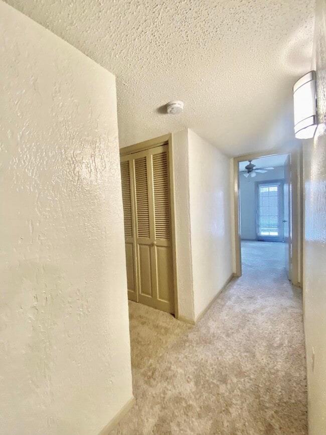 Building Photo - 4433 N Stanton St