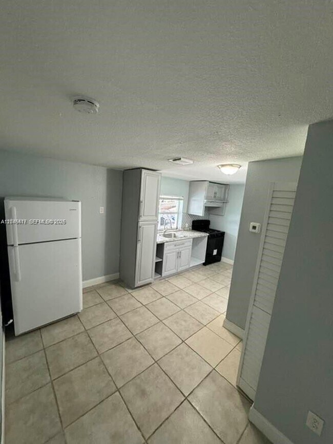 Building Photo - 16025 SW 299th Terrace