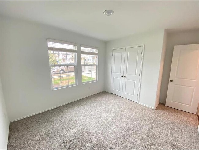 Building Photo - 490 Jack Ryan