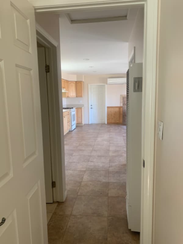 Building Photo - 1042 Squirrel Ln