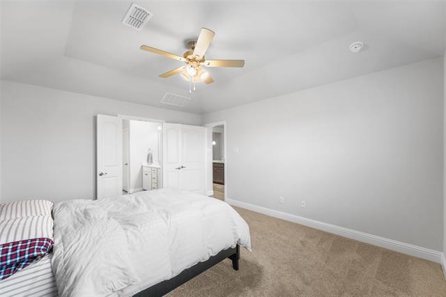 Building Photo - 1404 Kade Ave