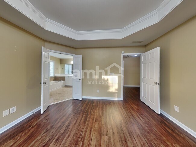 Building Photo - 3695 Moor Pointe Dr