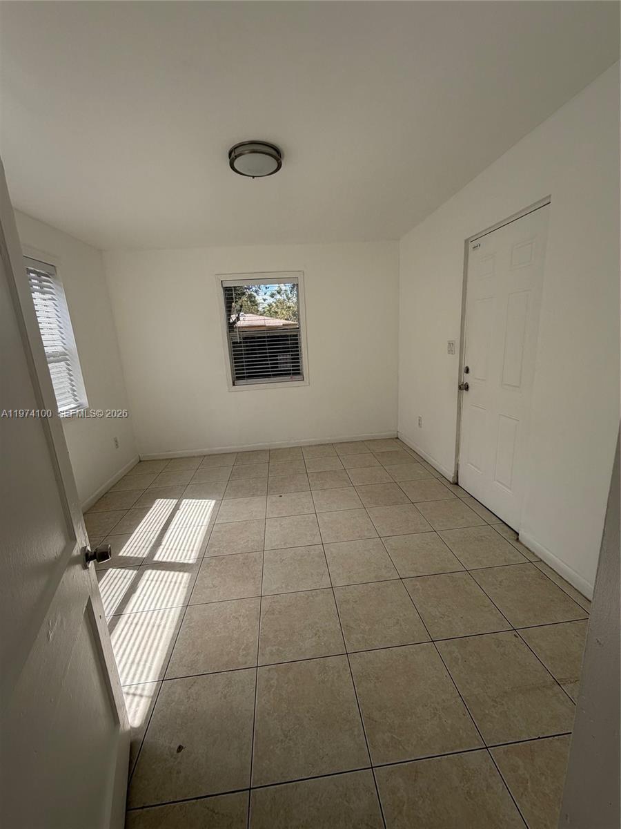 Building Photo - 6400 SW 58th Pl